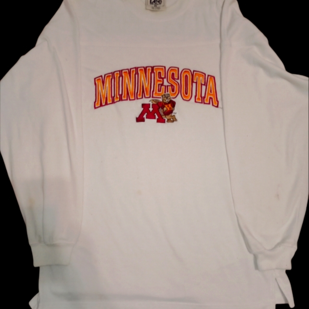 Vintage Lee Sports Minnesota pull over.